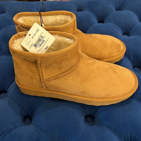 Arizona slip on Ugg style boots for kids - Picture 2 of 4